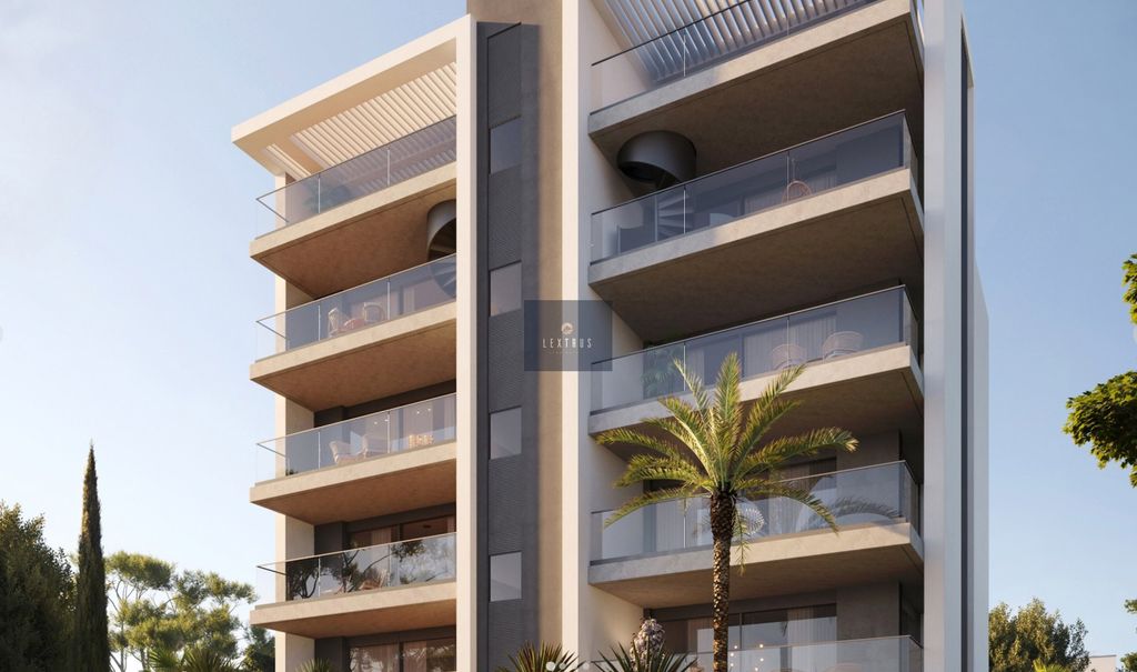 Property photo 1 of 3