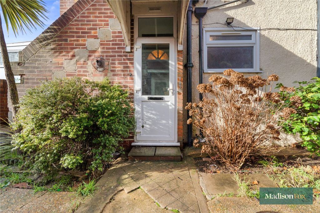 Property photo 2 of 20 Picture No. 04