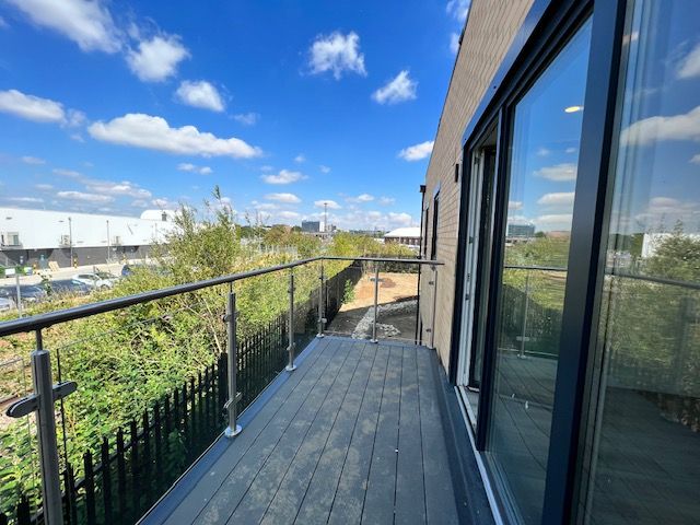 Property photo 2 of 10 Balcony