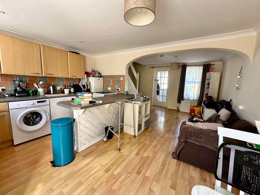 Property photo 3 of 7