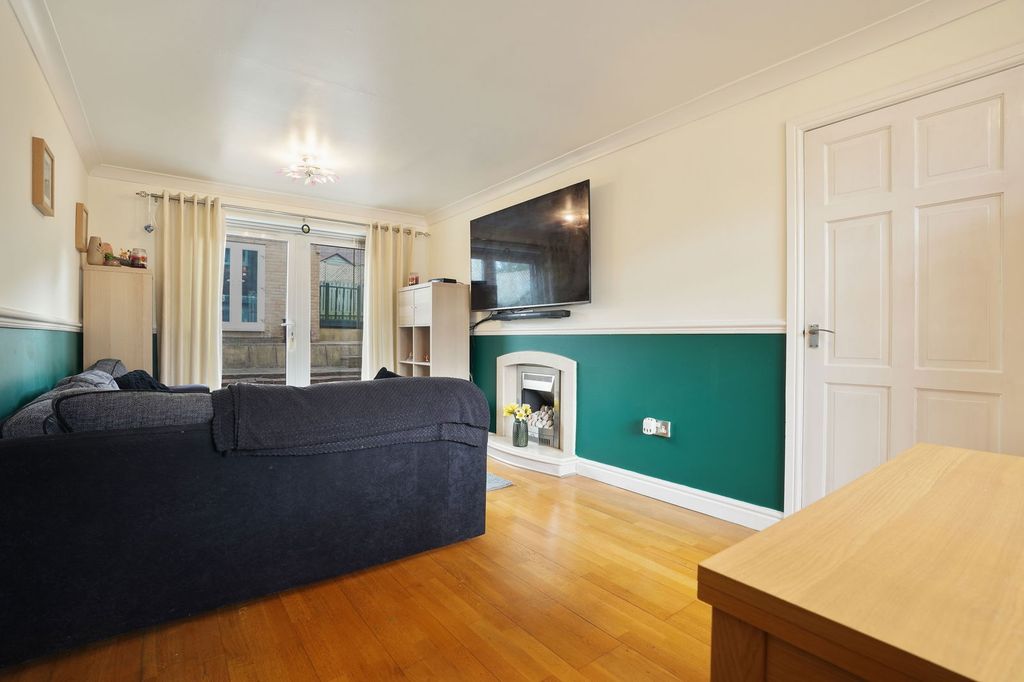 Property photo 2 of 39