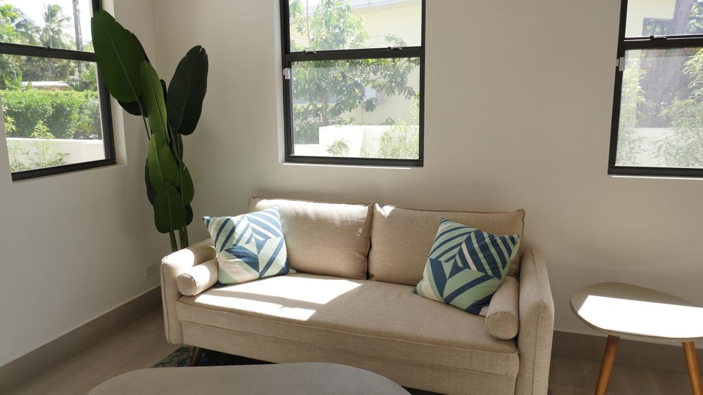 Property photo 3 of 37