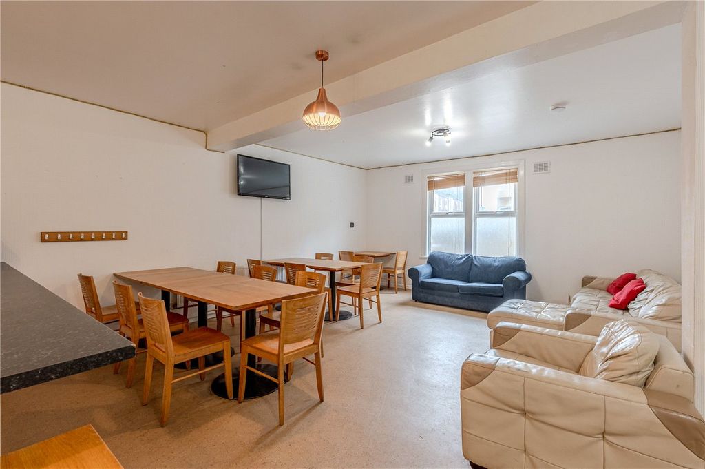 Property photo 2 of 12 Picture No. 01
