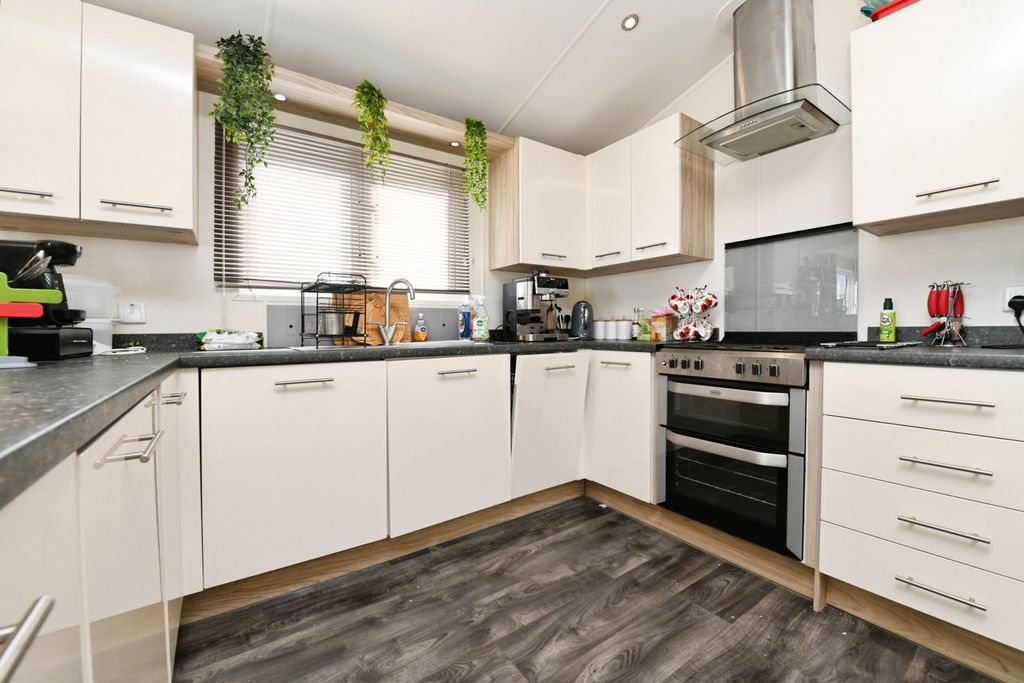 Property photo 3 of 15 Pbox-Img.Jpg