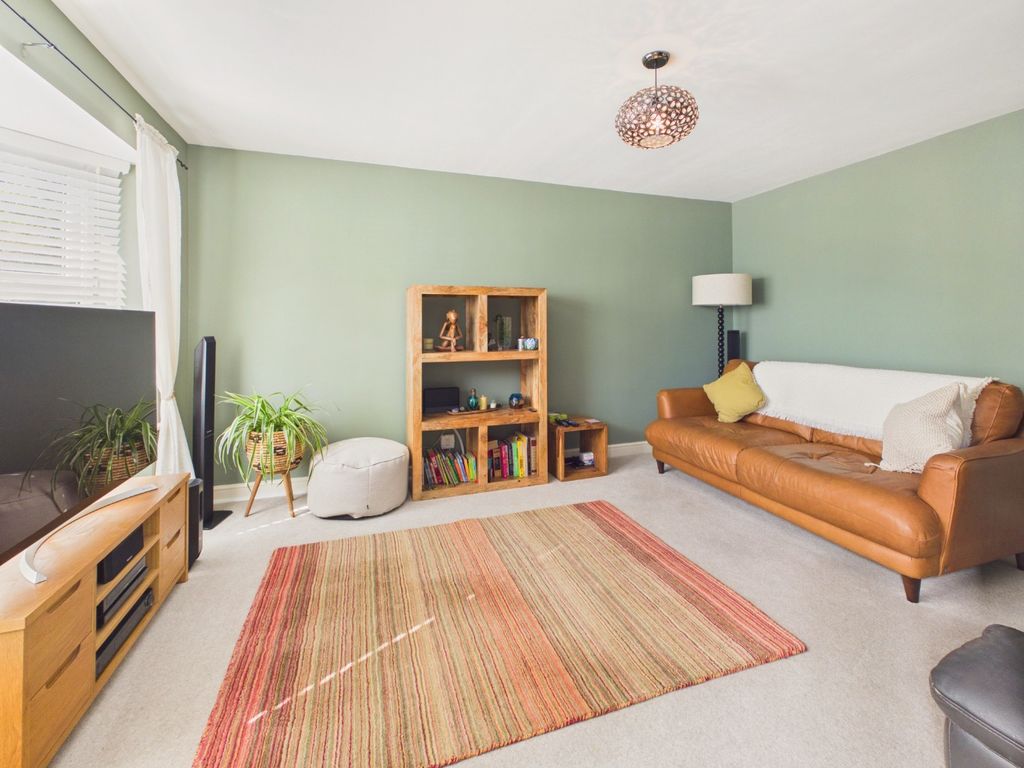 Property photo 3 of 19 5439793