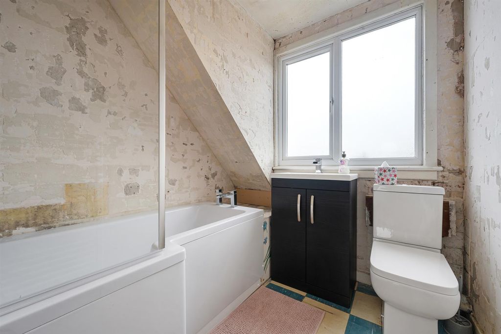 Additional image 16 of 3 bed semi-detached house for salePriory Close, Formby, Liverpool L37