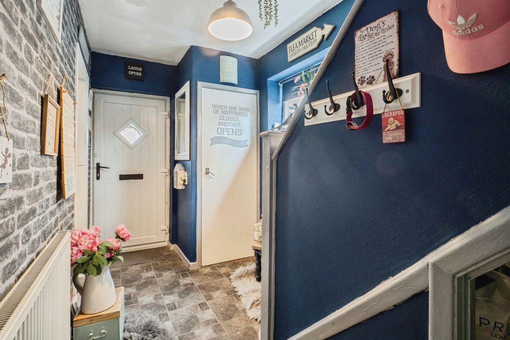 Property photo 3 of 23