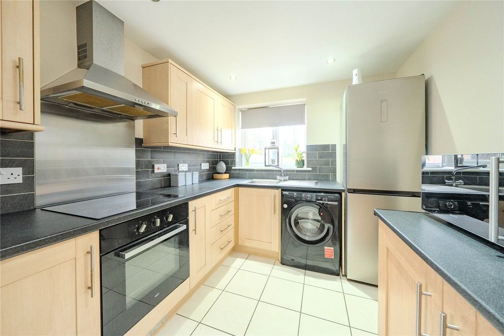 Property photo 3 of 11 Picture No. 06