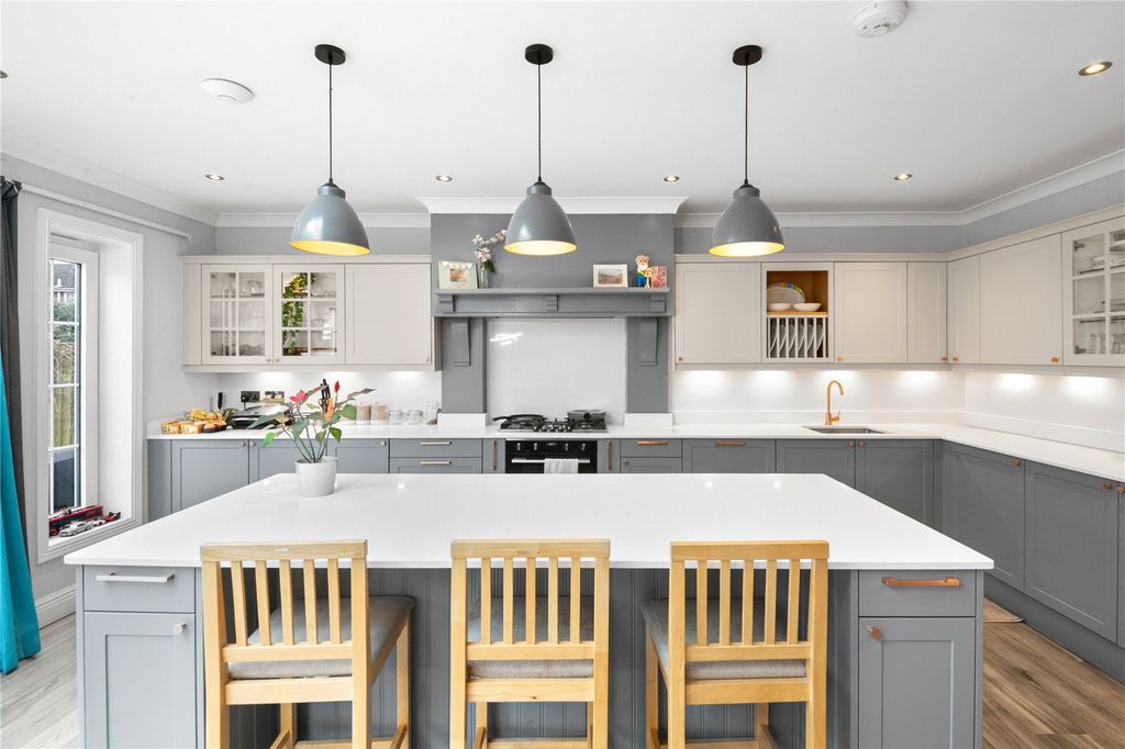 Property photo 2 of 17 Picture No. 01