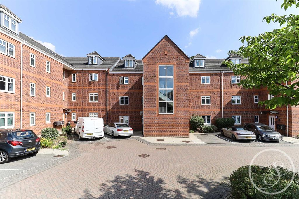 Property photo 1 of 18