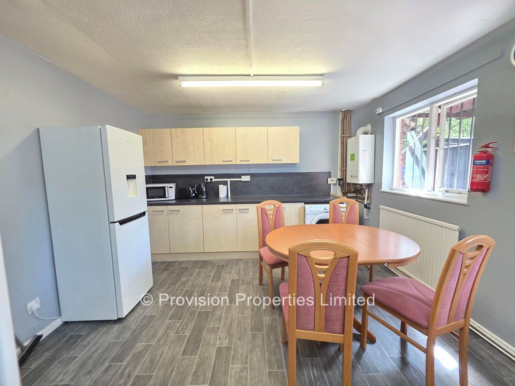 Property photo 3 of 11 Photo