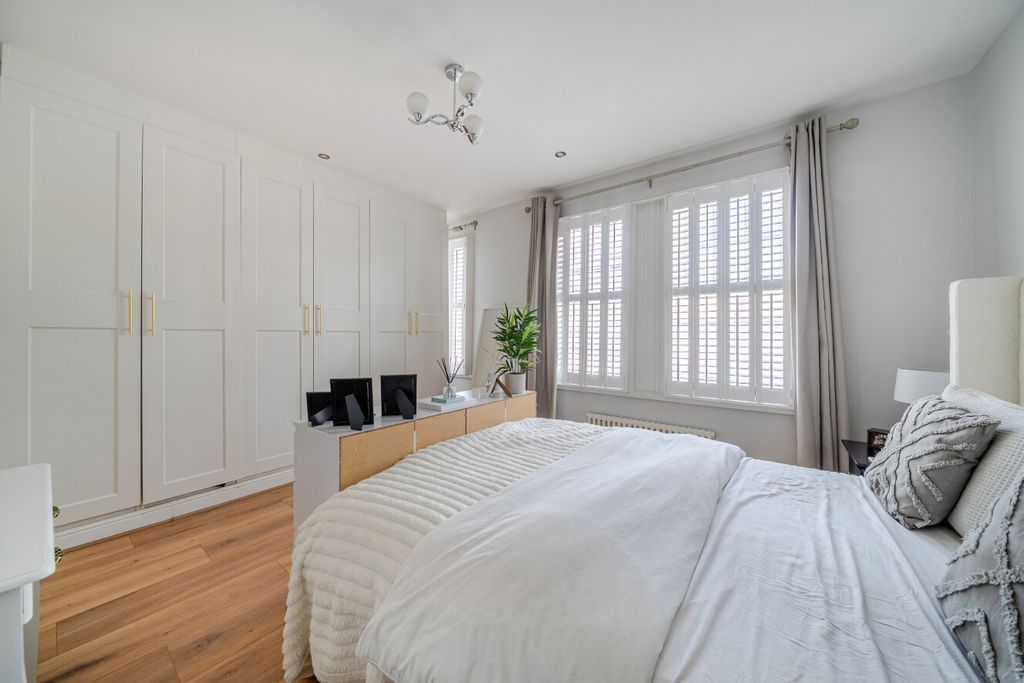 Property photo 3 of 17 1456327-10-6A154A...