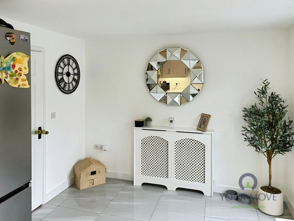 Property photo 3 of 19 Dining Area