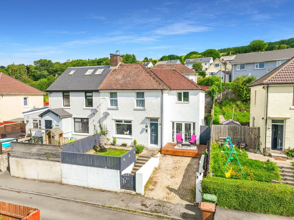 Property photo 3 of 46