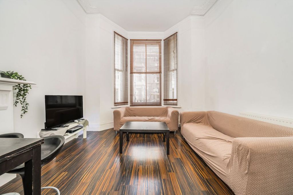 Property photo 3 of 6