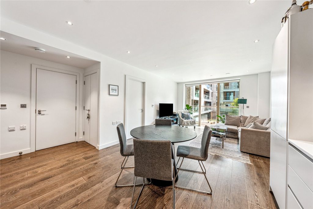Property photo 3 of 13 Dining Area