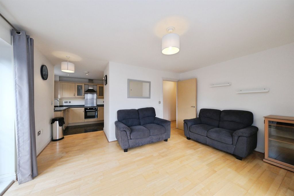 Property photo 2 of 20