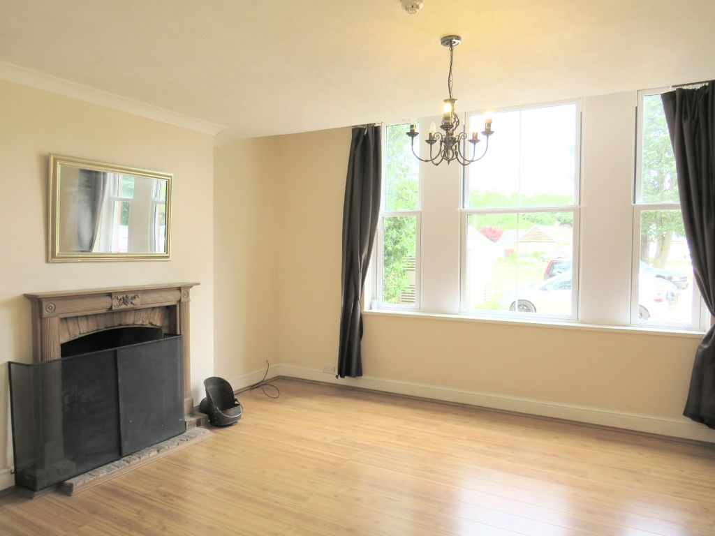 Property photo 3 of 6 Living Room