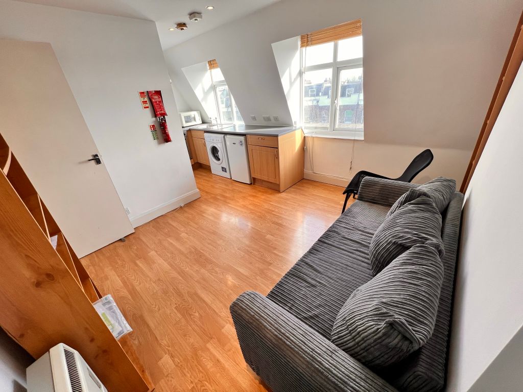 Property photo 3 of 9