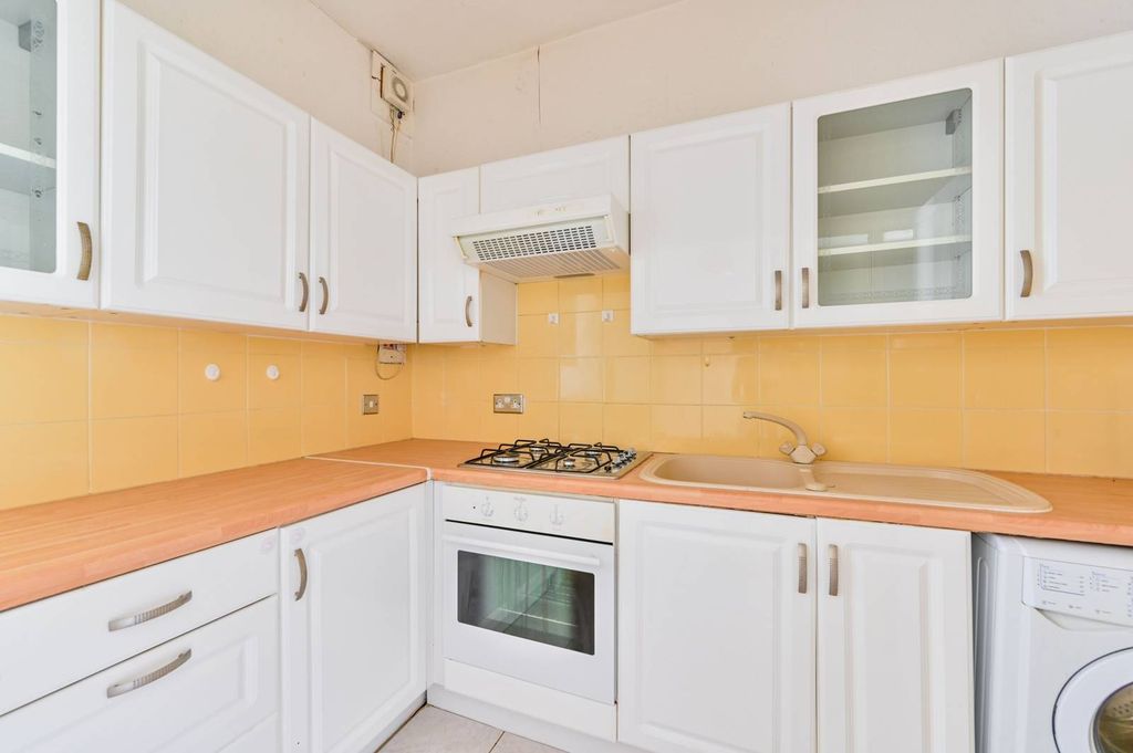 Property photo 3 of 11