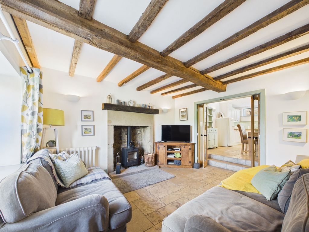 Property photo 3 of 46 Sitting Room