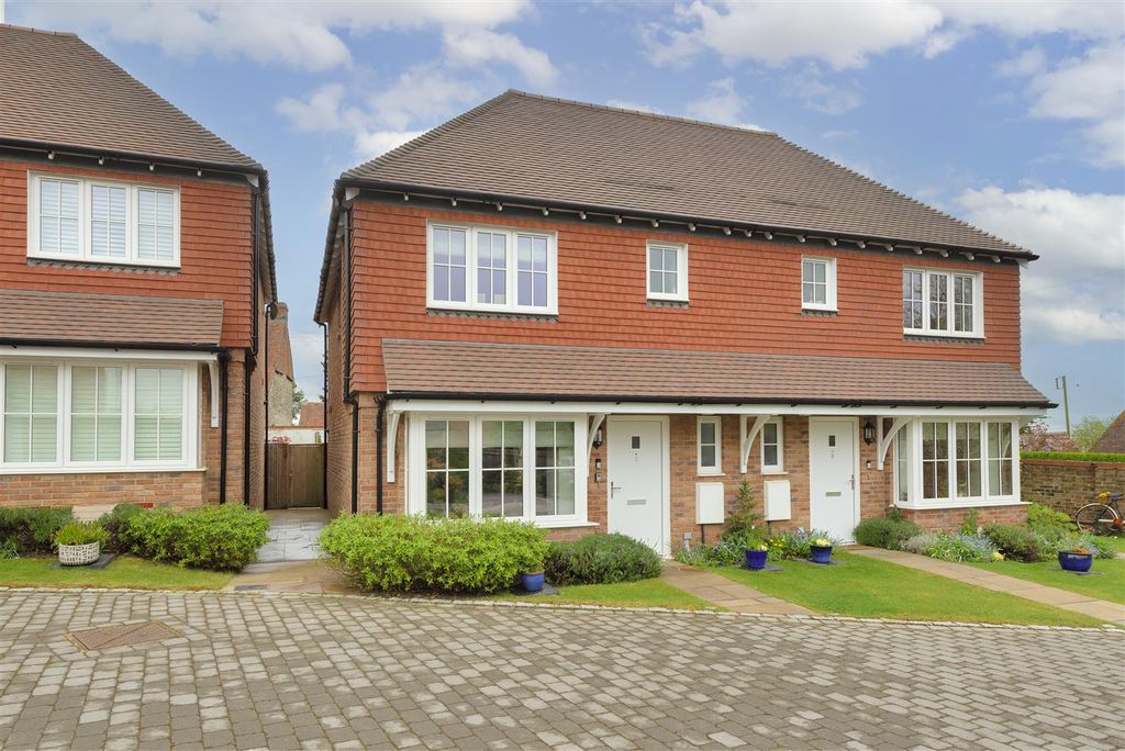 Property photo 1 of 13 01.