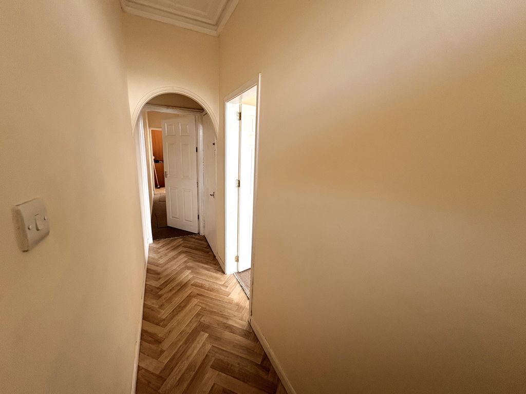 Property photo 2 of 14 Entrance Hall