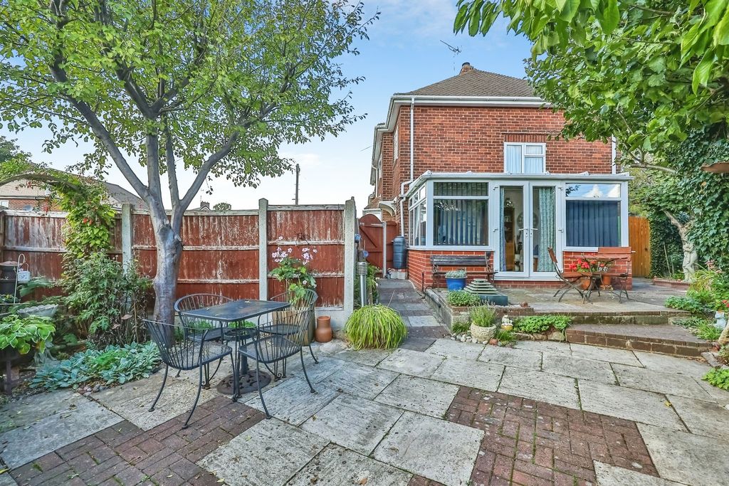 Property photo 2 of 23