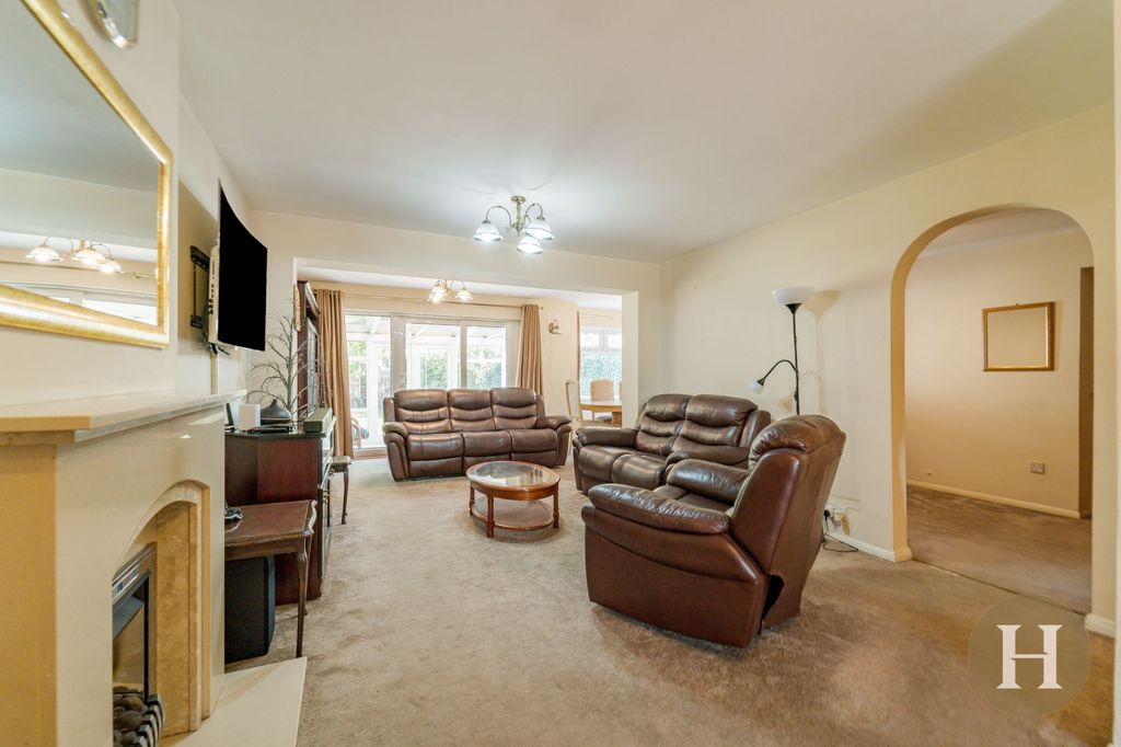 Property photo 2 of 37