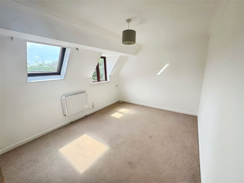 Property photo 3 of 5 Picture No. 12