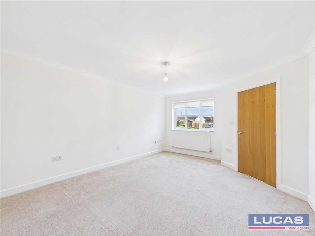 Property photo 3 of 23