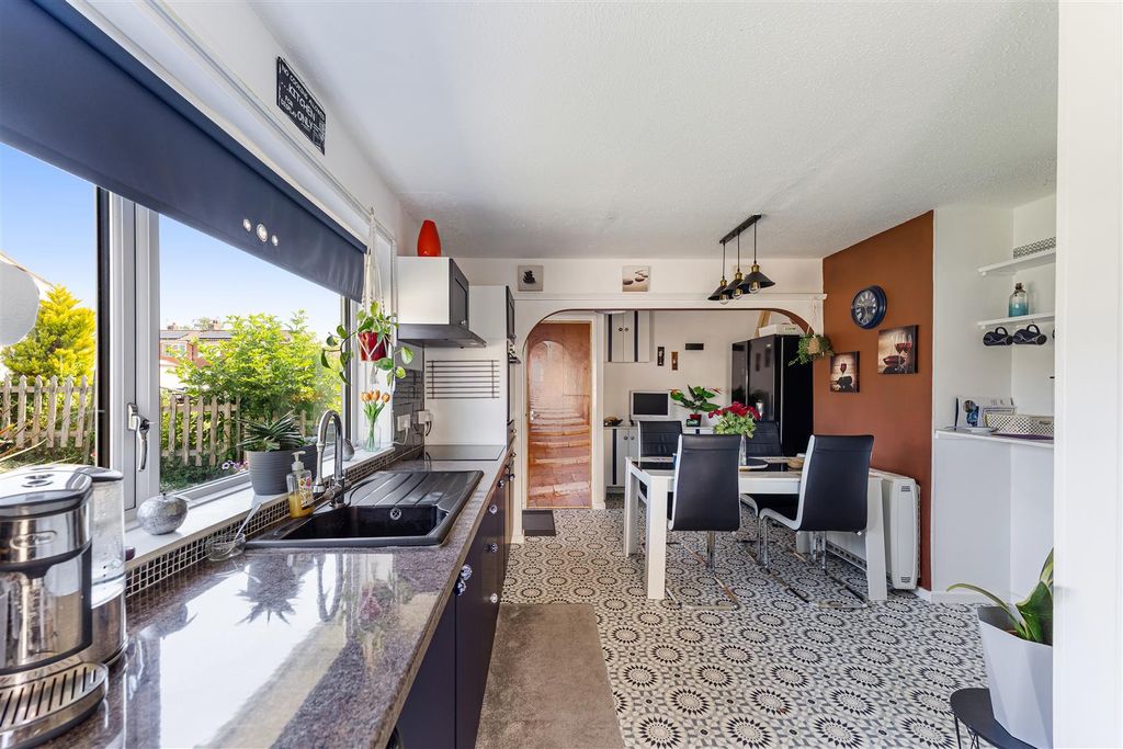 Property photo 3 of 16 Kitchen/Diner