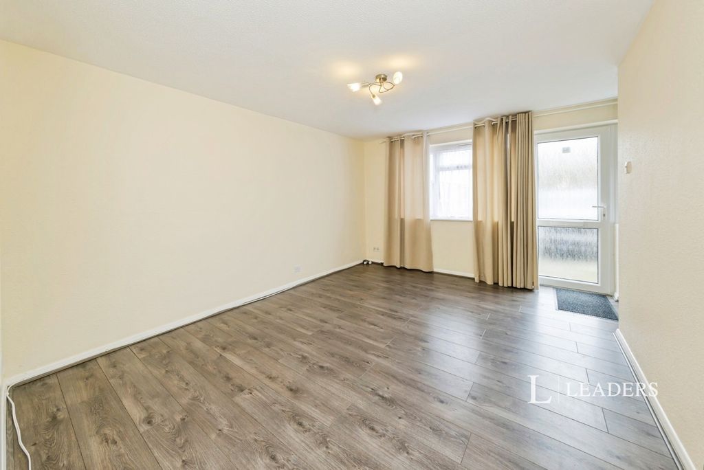Property photo 2 of 17 Pbox-Img.Jpg
