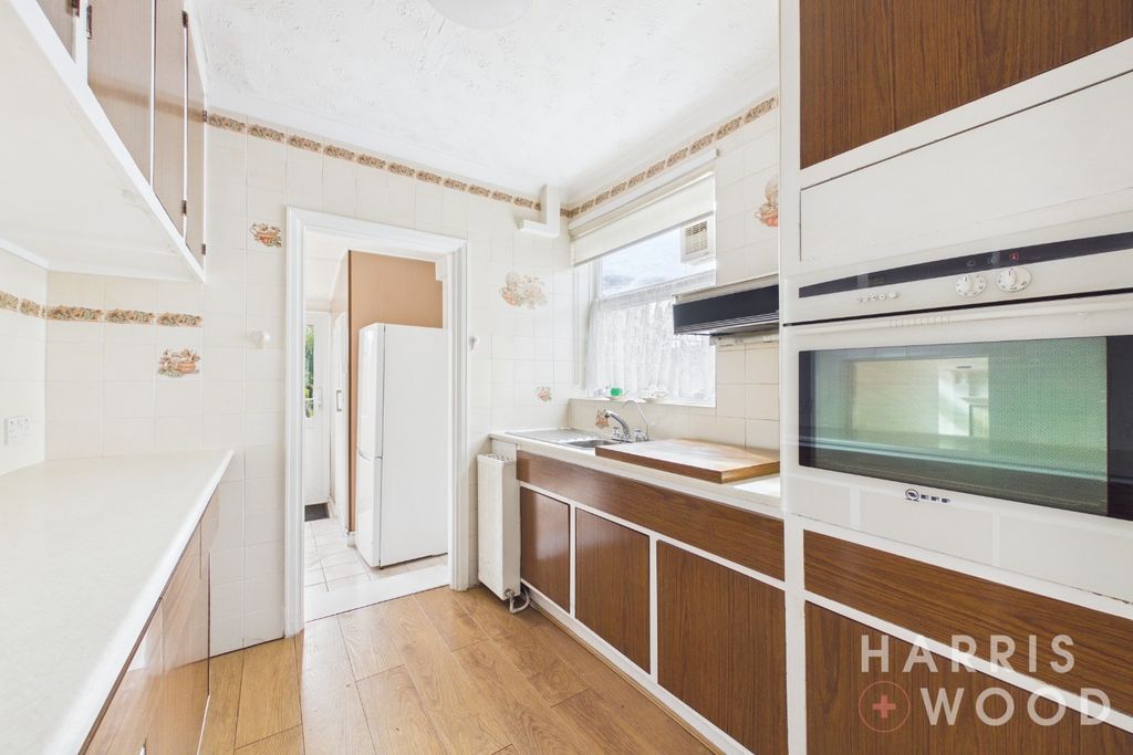 Property photo 2 of 28 5566492