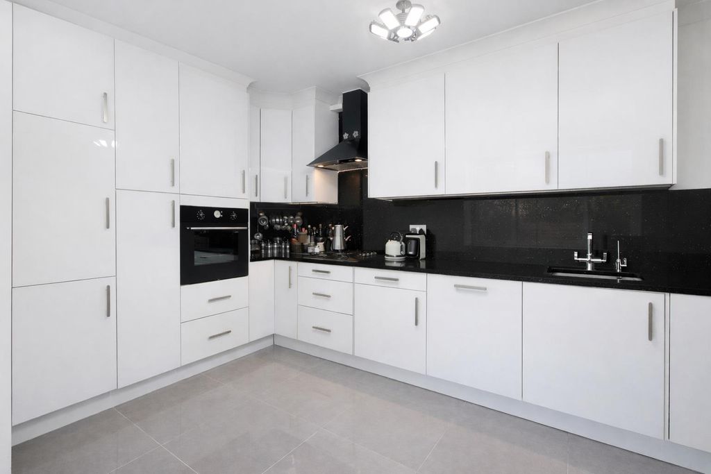 Property photo 2 of 18 52511Ccf-6E15-4Fcc-993d-056F049Fc628.Png