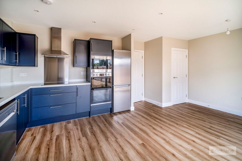 Property photo 3 of 13 Kitchen