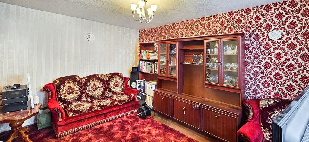 Property photo 3 of 18