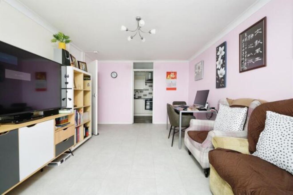 Property photo 2 of 13