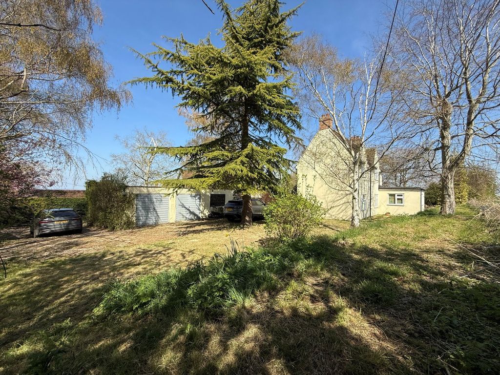 Property photo 2 of 16