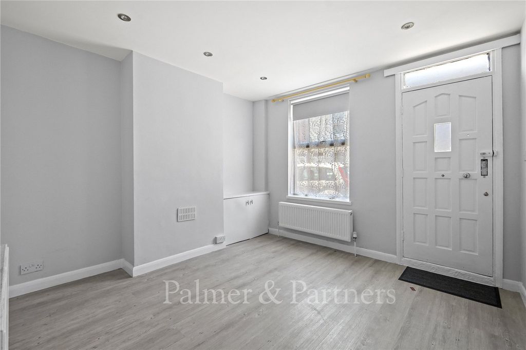 Property photo 2 of 12 Picture No. 13
