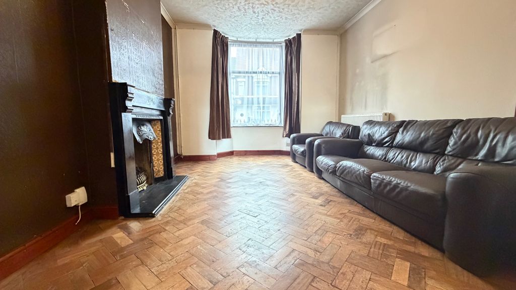 Property photo 3 of 18 Img_4486