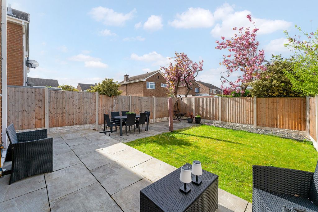 Property photo 2 of 21