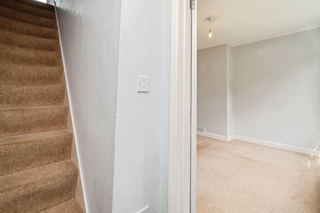 Property photo 3 of 18 Image