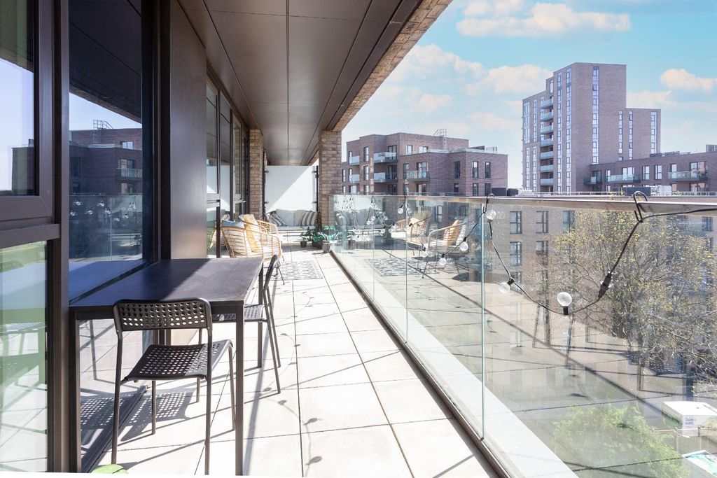 Property photo 2 of 24 Balcony