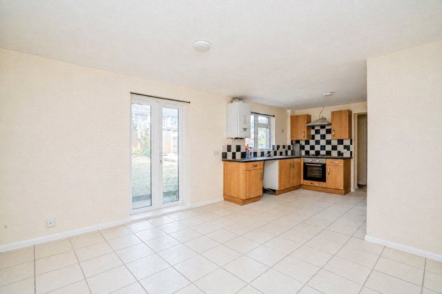 Property photo 2 of 9 Kitchen