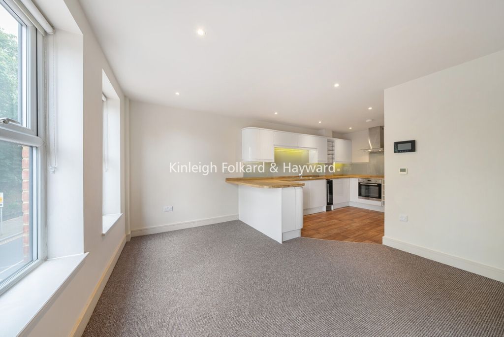Property photo 2 of 7 c6B57575-99ba-4082-A