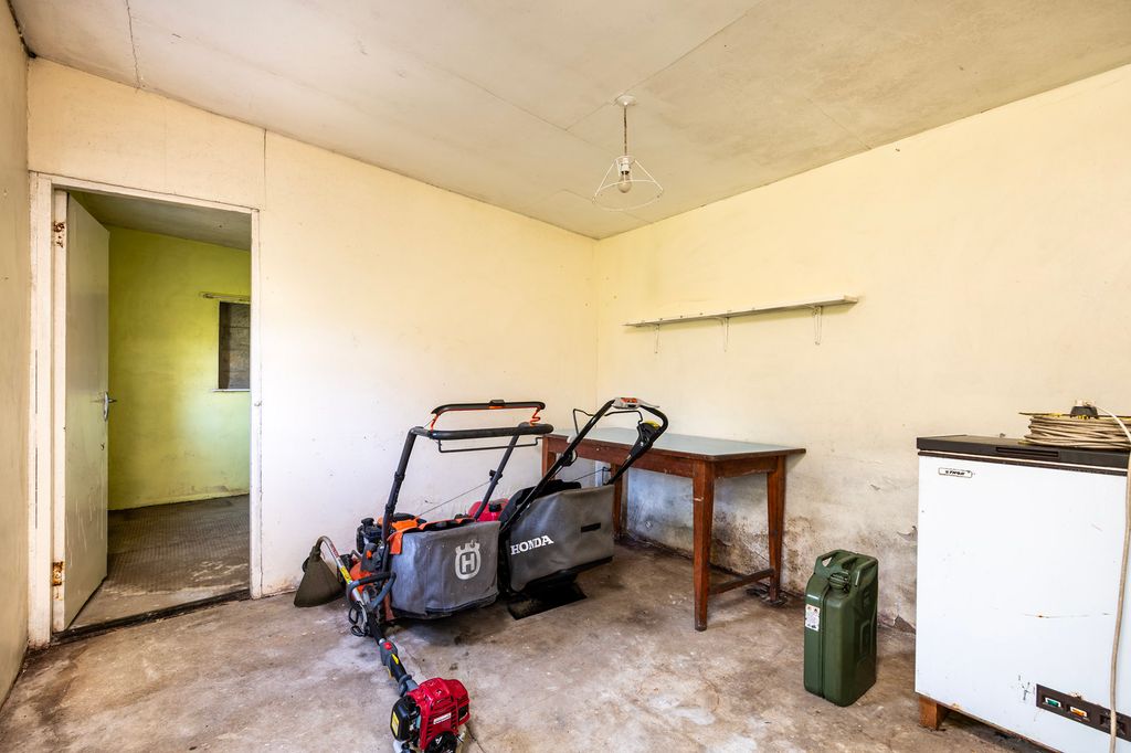 Property photo 2 of 4