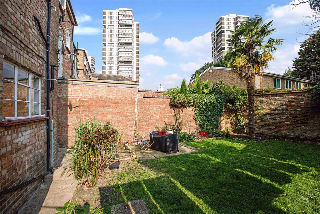 Property photo 3 of 12