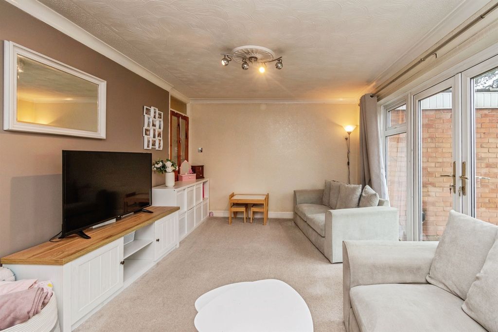 Property photo 2 of 24