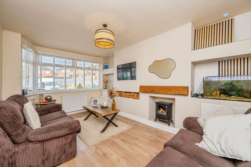 Property photo 2 of 27 Pbox-Img.Jpg
